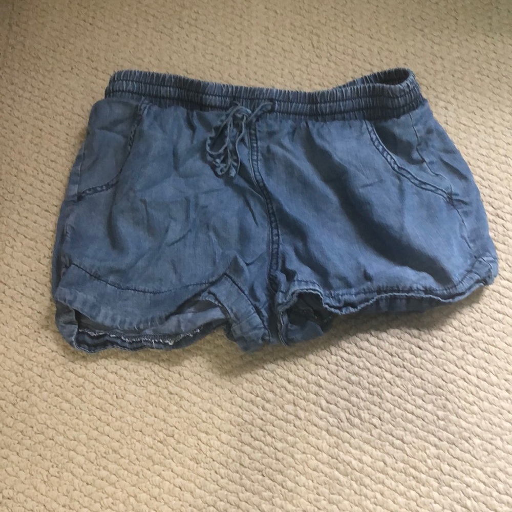 Universal Thread baggy shorts⛄️